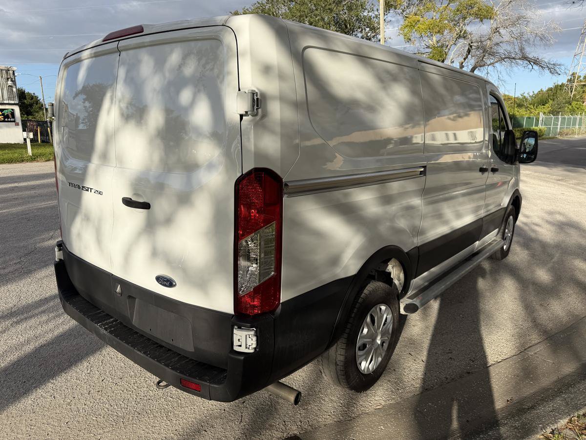 Used 2024 Ford Transit 250 Low Roof w/ Exterior Upgrade Package RWD image 4