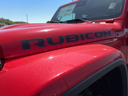 New 2025 Jeep Gladiator Rubicon image 9
