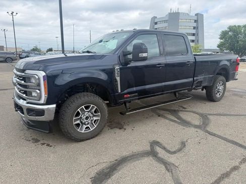 Used 2023 Ford F350 Lariat w/ Lariat Ultimate Package AWD/4WD image 6