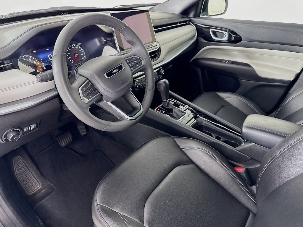 Used 2025 Jeep Compass Limited AWD/4WD image 10