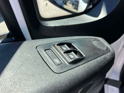 Used 2025 RAM ProMaster 2500 w/ U-Haul Equipment Group FWD image 15