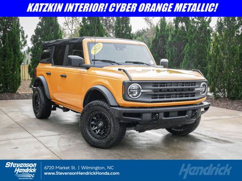 Used 2022 Ford Bronco 4-Door image 1