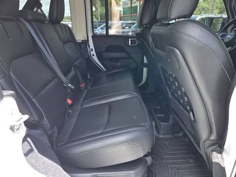 Used 2021 Jeep Wrangler Unlimited Rubicon 4xe AWD/4WD image 15