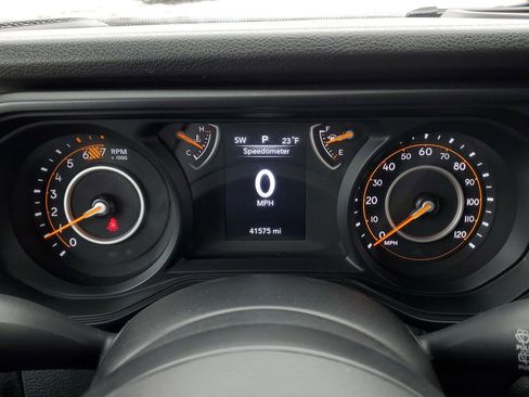 Used 2024 Jeep Wrangler Sport S image 12