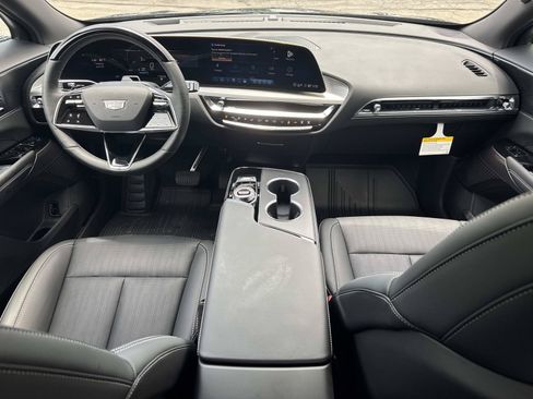 Used 2026 Cadillac Lyriq Luxury AWD/4WD image 28