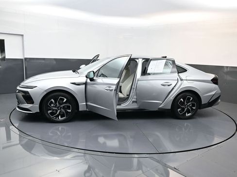 Certified 2025 Hyundai Sonata SEL image 23