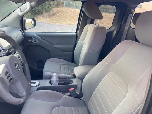Used 2020 Nissan Frontier S RWD image 3