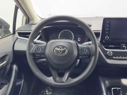 Used 2021 Toyota Corolla LE FWD image 16