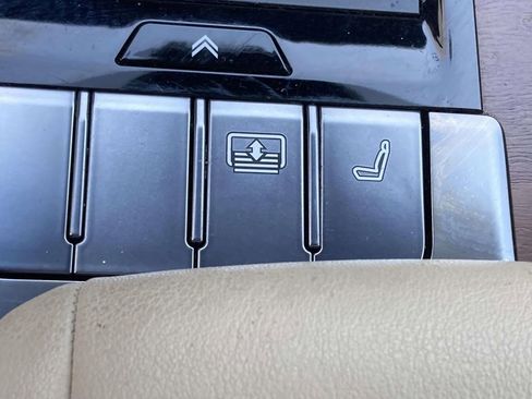 Used 2019 Lexus LS 500 w/ Accessory Package (Z2) image 16