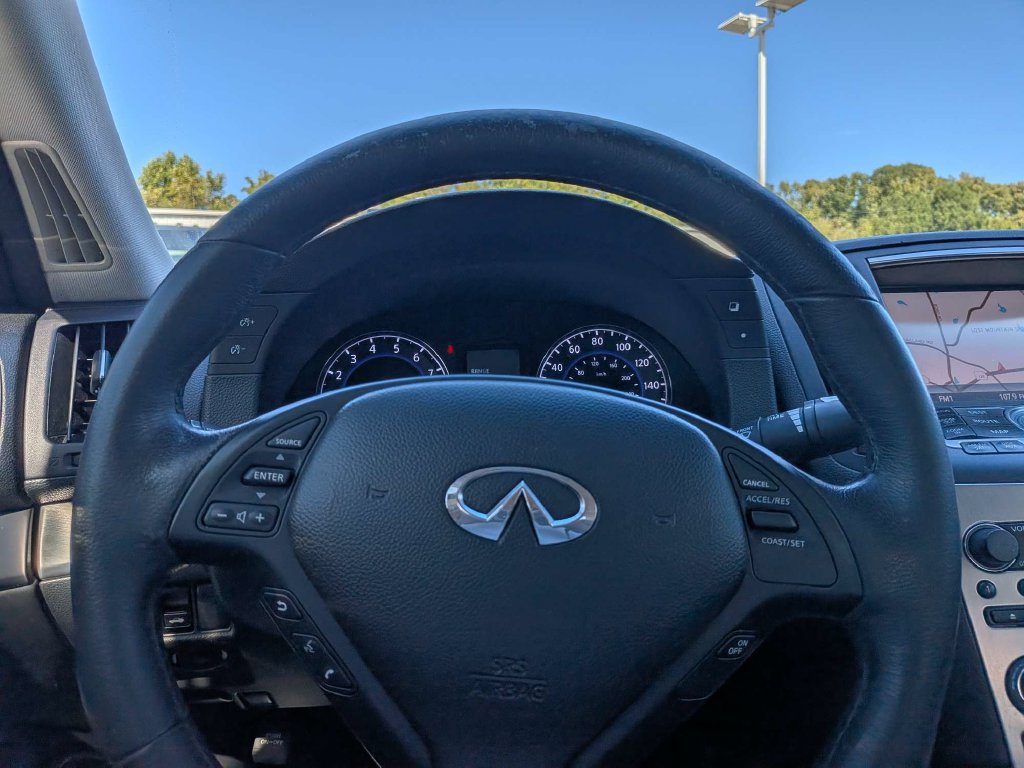 Used 2015 INFINITI Q40 w/ Navigation Package RWD image 26
