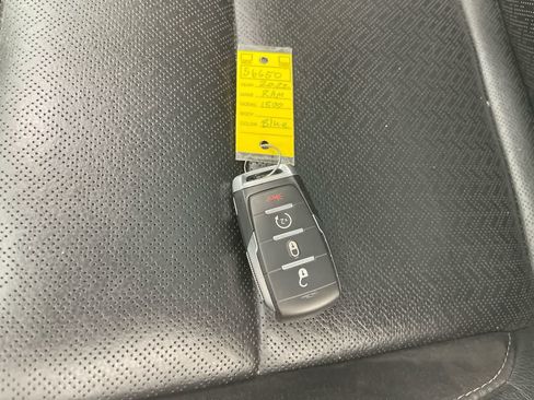 Used 2022 RAM 1500 Laramie AWD/4WD image 25