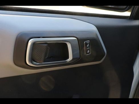 Used 2021 Ford Bronco Badlands image 16