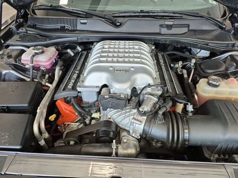 Used 2017 Dodge Challenger SRT Hellcat RWD image 19