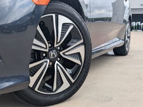 Used 2017 Honda Civic EX-T image 2