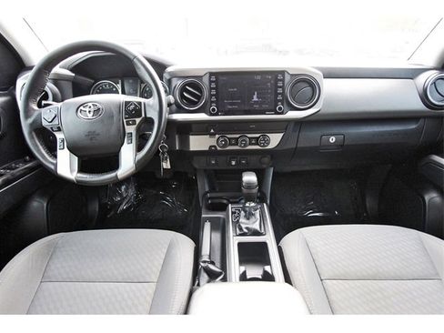 Used 2020 Toyota Tacoma SR5 image 8