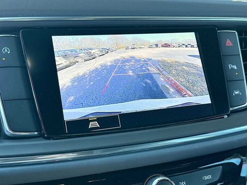 Used 2024 Buick Enclave Essence image 20
