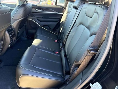 New 2025 Jeep Grand Cherokee Limited image 10