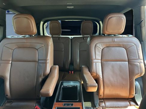 Used 2020 Lincoln Aviator Reserve w/ Equipment Group 202A AWD/4WD image 11