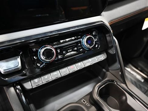 New 2026 GMC Sierra 2500 AT4 image 21