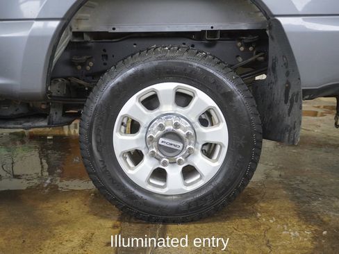 Used 2023 Ford F250 XLT image 6