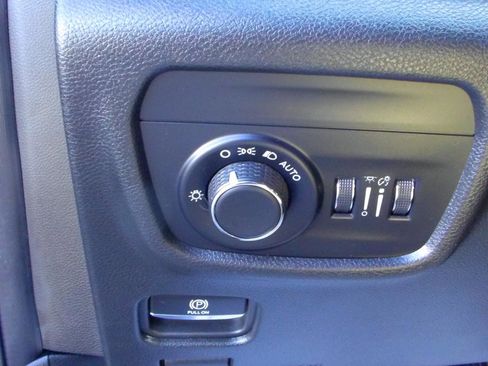 Used 2023 Jeep Grand Cherokee Altitude AWD/4WD image 14