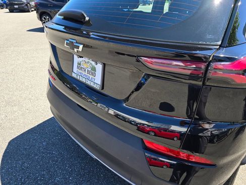 Used 2023 Chevrolet Bolt EUV LT w/ Comfort Package FWD image 16
