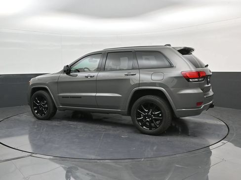 Used 2020 Jeep Grand Cherokee Altitude AWD/4WD image 5