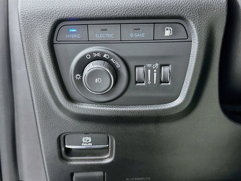 Used 2023 Jeep Grand Cherokee Trailhawk w/ Luxury Tech Group III AWD/4WD image 17