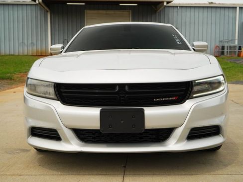 Used 2020 Dodge Charger SXT w/ Leather Interior Group RWD image 17