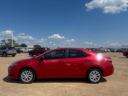 Used 2017 Toyota Corolla LE FWD image 15