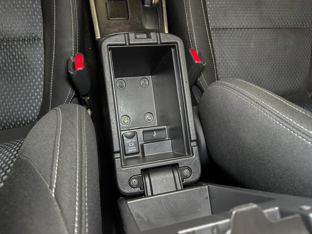 Used 2018 Mitsubishi Outlander AWD image 35