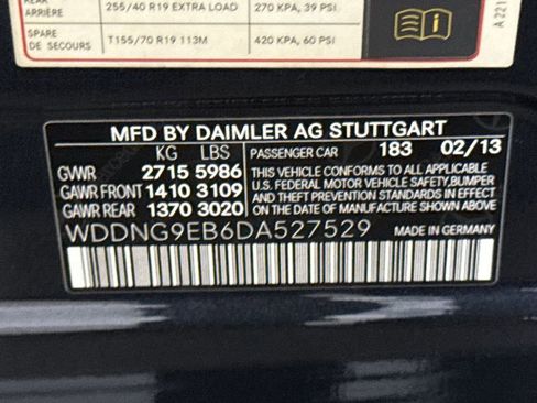 Used 2013 Mercedes-Benz S 550 4MATIC image 29