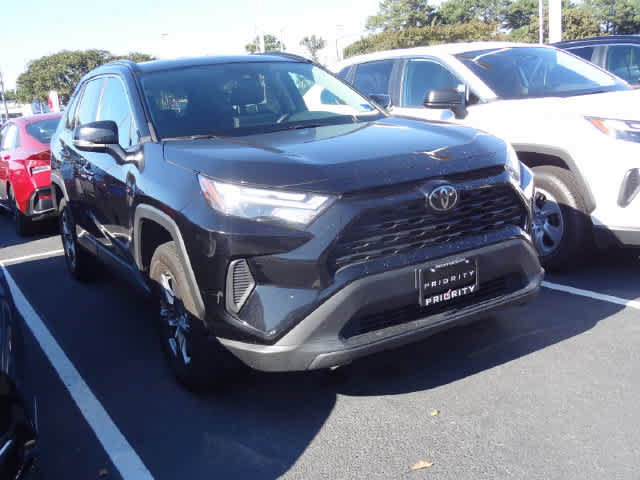 Used 2024 Toyota RAV4 XLE AWD/4WD image 3