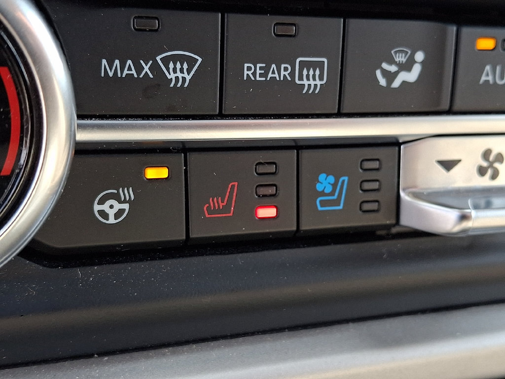 Used 2024 Ford Expedition XLT AWD/4WD image 27