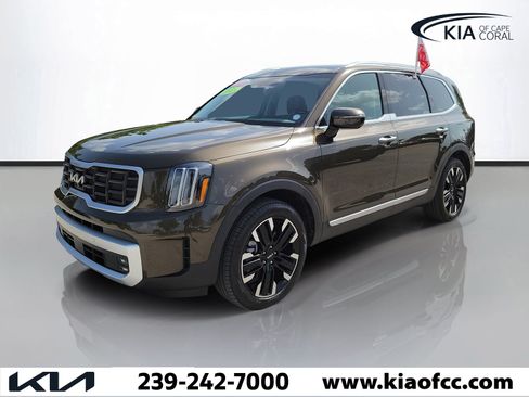 Certified 2025 Kia Telluride SX w/ SX Captain's Chair Package FWD image 3