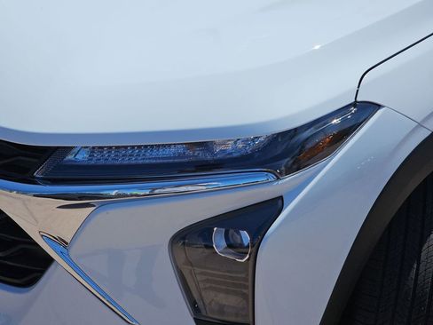 New 2026 Chevrolet Trax LS FWD image 32