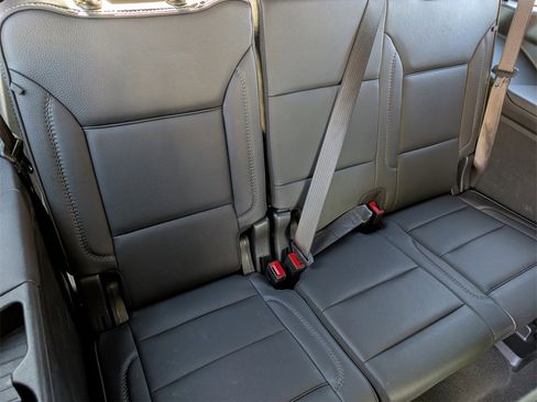 Used 2025 GMC Yukon Denali image 22