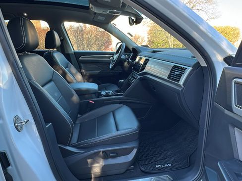 Used 2023 Volkswagen Atlas SEL image 25