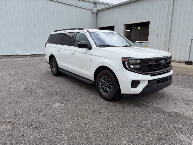 Used 2025 Ford Expedition Max Active AWD/4WD image 7