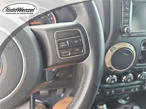 Used 2016 Jeep Wrangler Unlimited Sahara AWD/4WD image 22