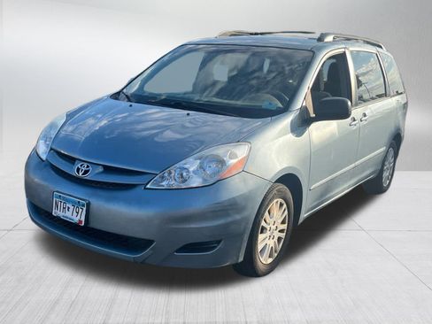 Used 2010 Toyota Sienna LE FWD image 7
