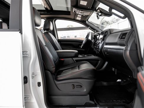 Used 2024 Nissan Titan PRO-4X w/ Pro-4x Convenience Package image 39