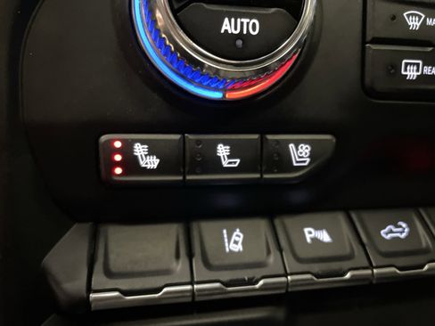Used 2020 GMC Sierra 2500 Denali w/ Denali Ultimate Package AWD/4WD image 21