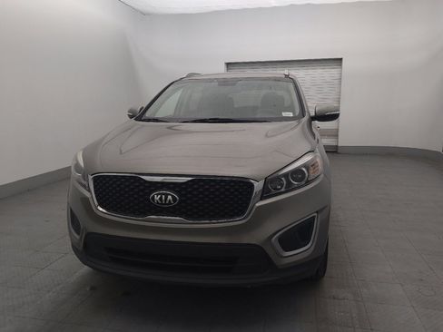 Used 2018 Kia Sorento FWD image 15