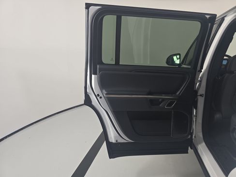 Used 2024 Rivian R1S Adventure AWD/4WD image 17