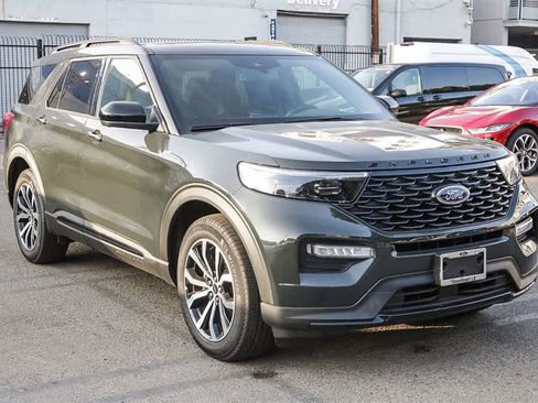 New 2023 Ford Explorer ST-Line w/ Class IV Trailer Tow Package image 3