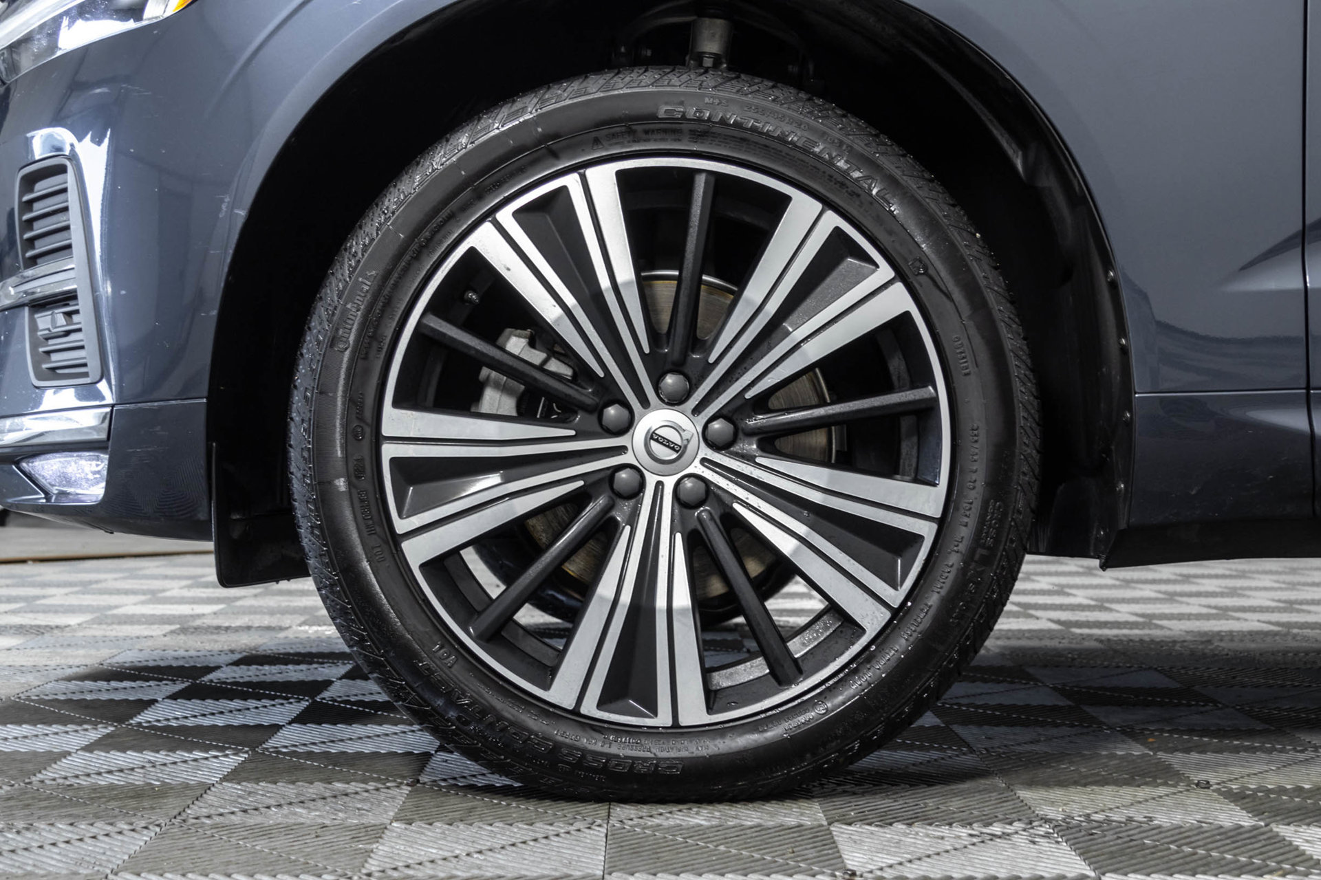Used 2022 Volvo XC60 B5 Inscription w/ Protection Package Premier FWD image 47