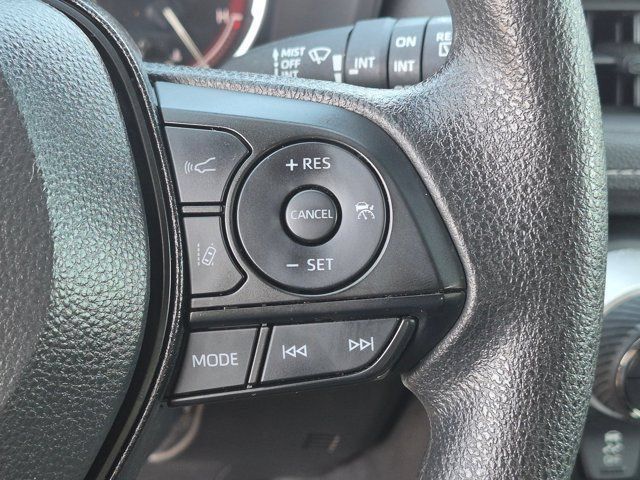 Used 2025 Toyota RAV4 XLE FWD image 23
