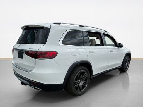 Used 2022 Mercedes-Benz GLS 450 4MATIC image 3