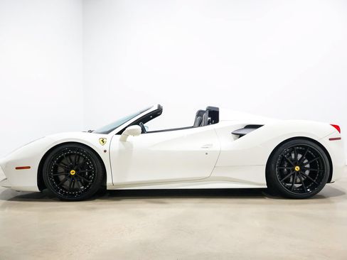 Used 2017 Ferrari 488 Spider RWD image 15